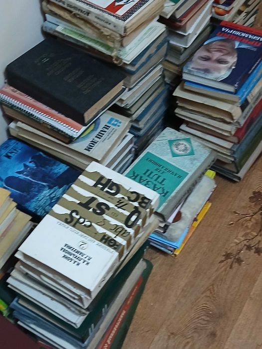 Продам книги б у