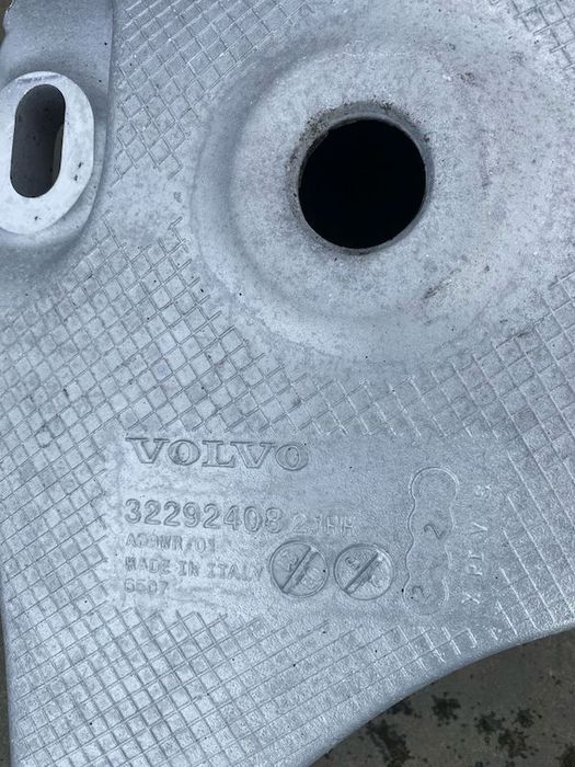 Brat spate cu perna dreapta VOLVO V60-V90-XC60-XC90 32292408