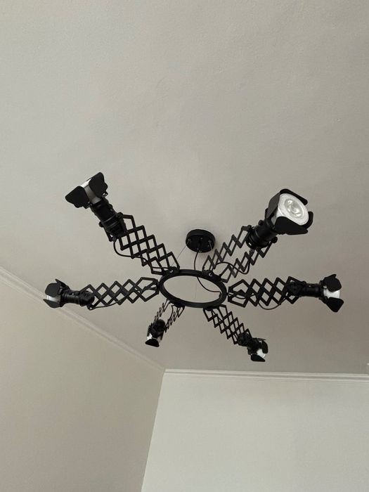 Дизайнерски полилей