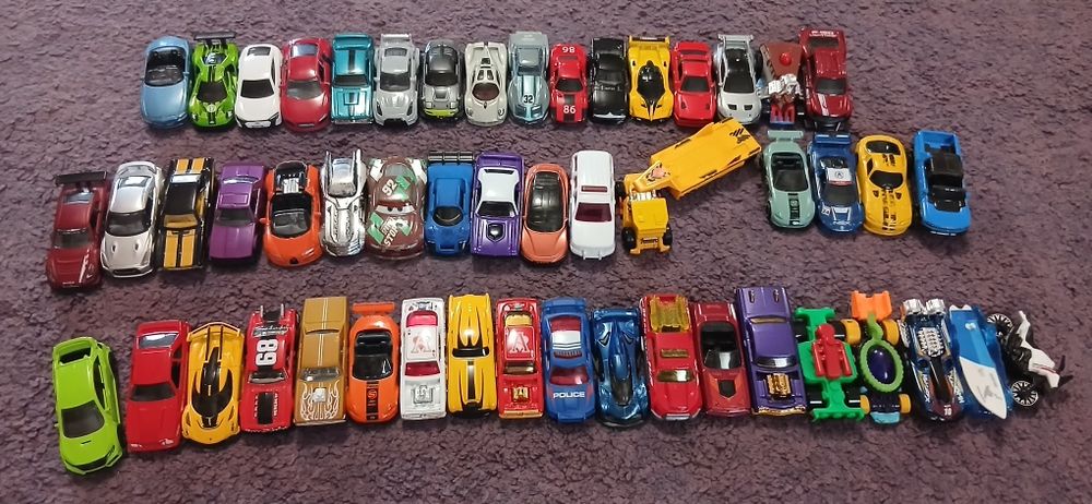 Lot 52 masinute Hot Wheels
