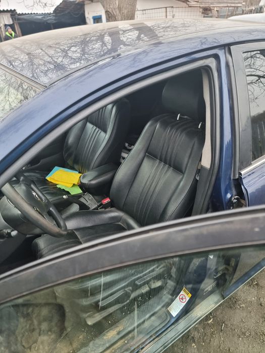 Vand Toyota avensis 2.0 D -sunt Proprietar