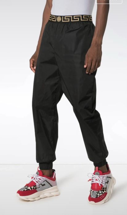 Pantaloni versace marimea s fit de un m