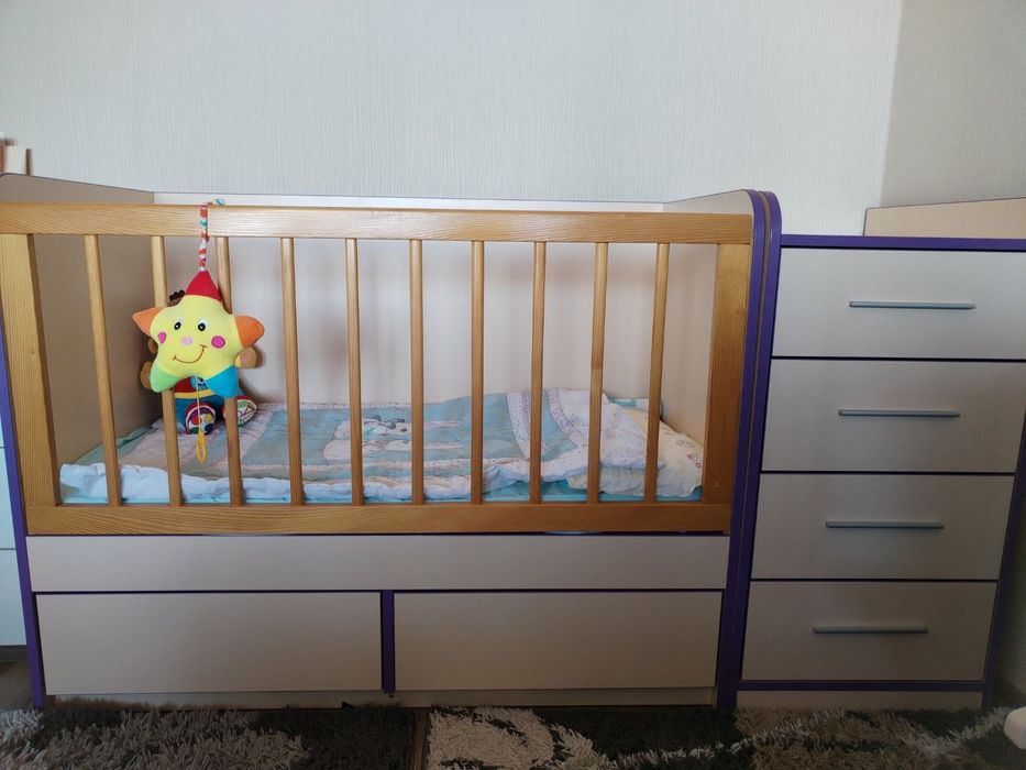 Бебешко легло с скрин