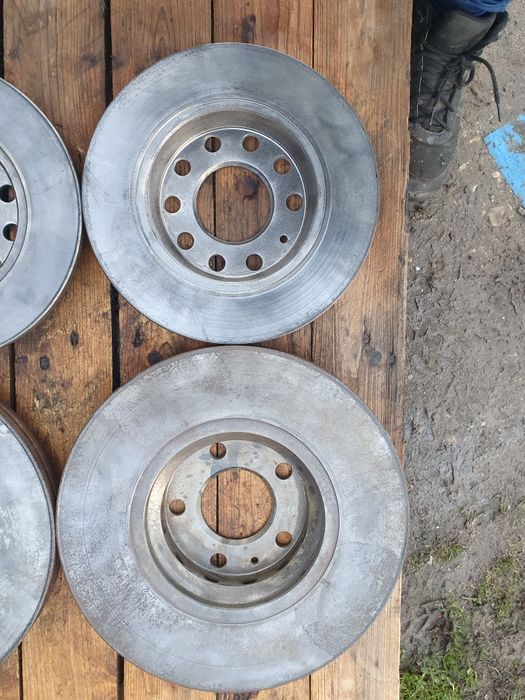 Спирачни дискове Audi A4 B6 2.5 180