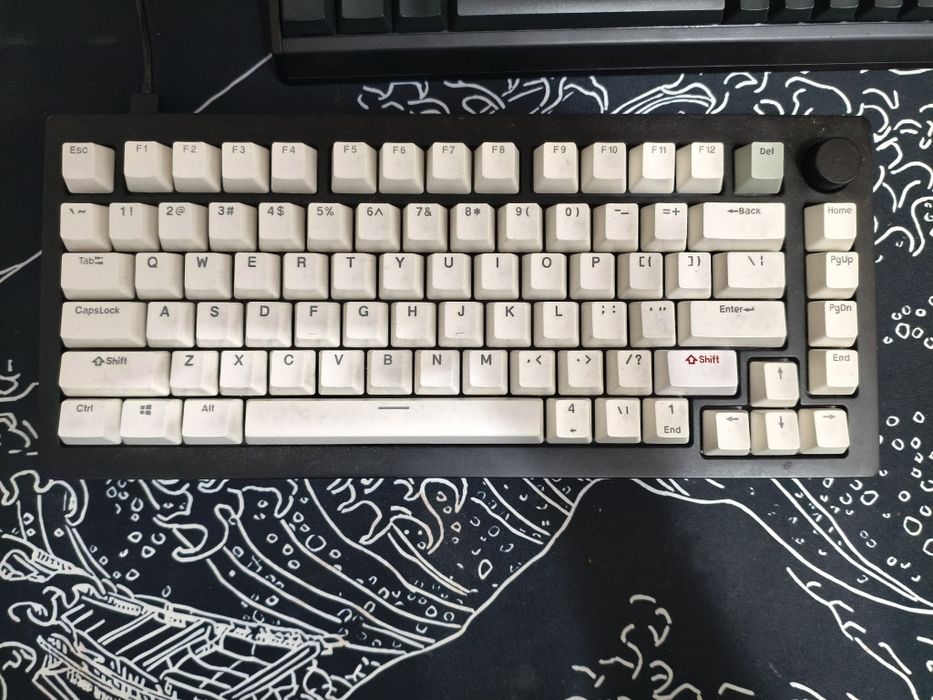 СРОЧНО Продаю две клавиатуры