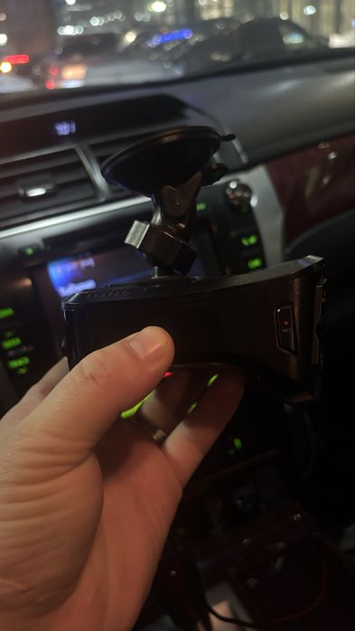 Видеорегистроатор на машине