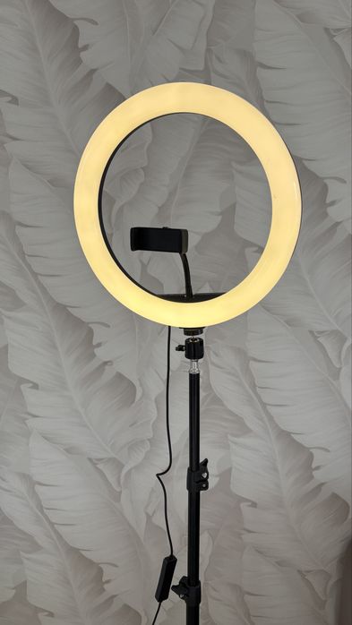 Кольцевая лампа со штативом