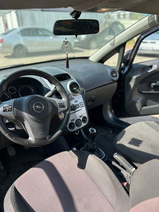 Vând Opel corsa D