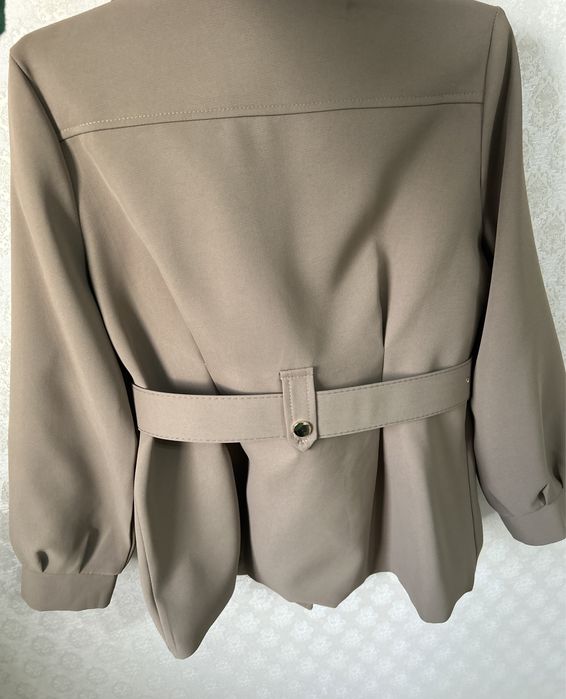 Стильный пиджак (тренч)