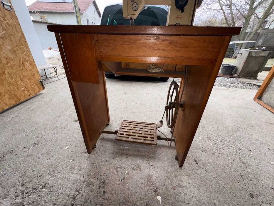 Masina de cusut vintage