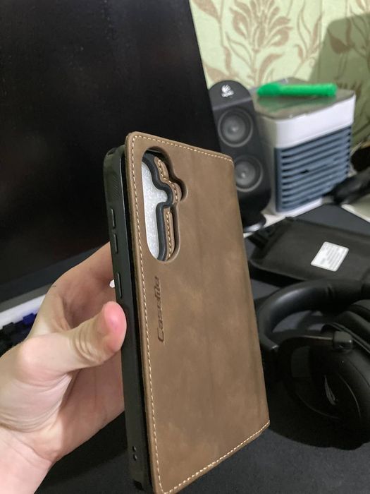 Чехол 24-25plus CaseMe с магнитами