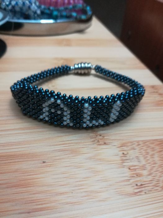 Гривна от чешки мъниста