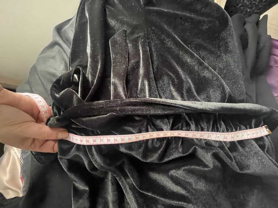 Salopeta neagra de catifea