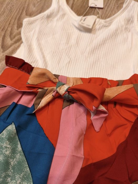 compleu întreg fetițe 4-5 ani nou