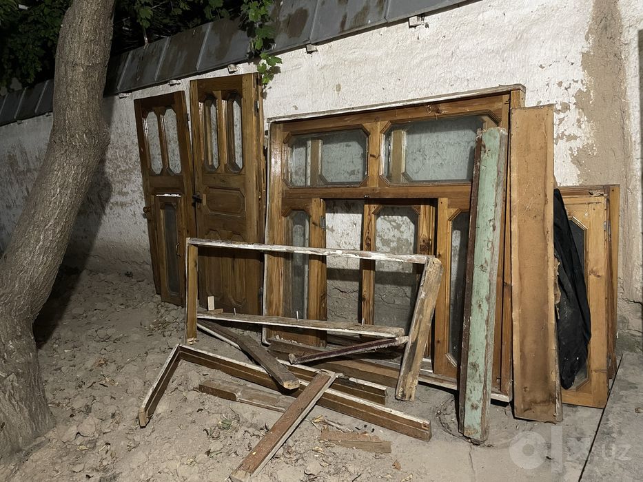 Bu eshik romlar yaqinda yechilgan xolati alo laklangan