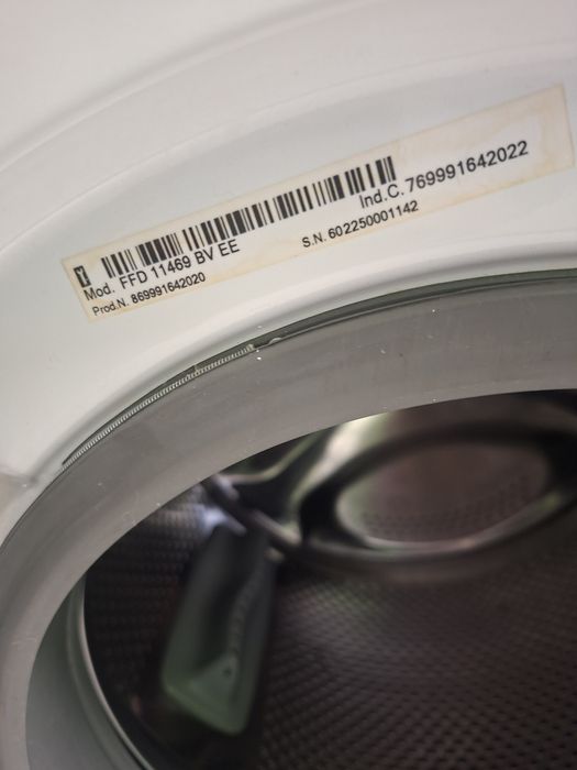 Пералня Whirlpool 11 кг. В удължена гаранция още 4 години.