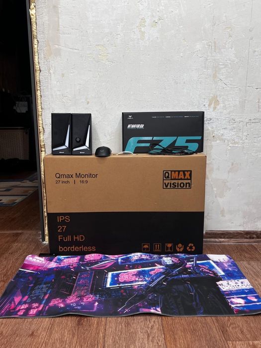 Комплект , колонки , клавиатура механическая ,коврик , мышка,монитор