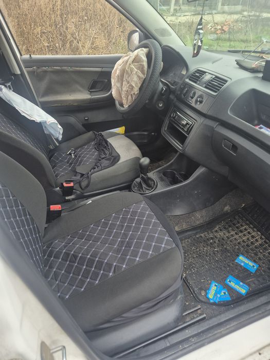 Vând skoda Fabia 1.2 avariata