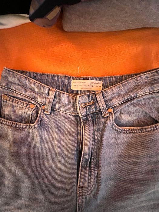 Blugi albastri Stradivarius