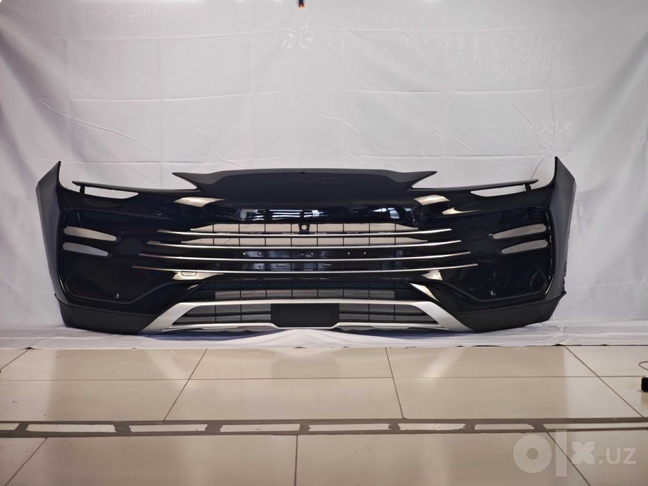 BYD Champion avtomobillari uchun oldi va orqa bamperlar mavjud.