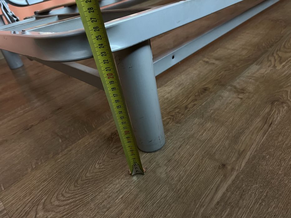 Разтегателен диван с подматрачна рамка