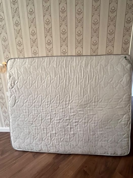 Продам  матрас срочнн
