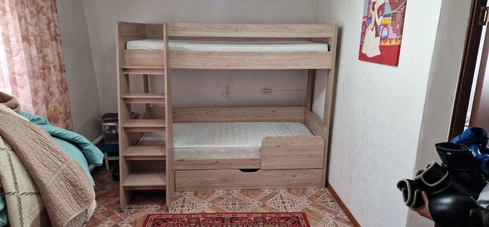Двухъярусная кроватка