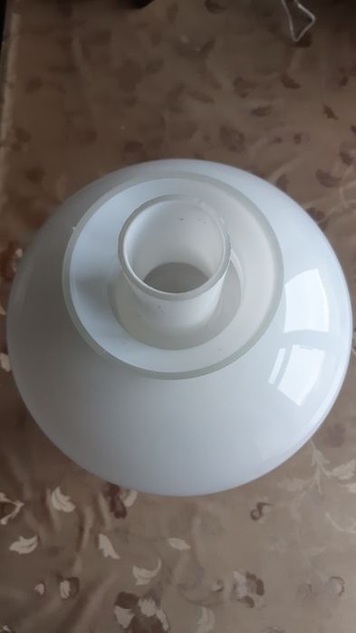 Продам настольную лампу-светильник