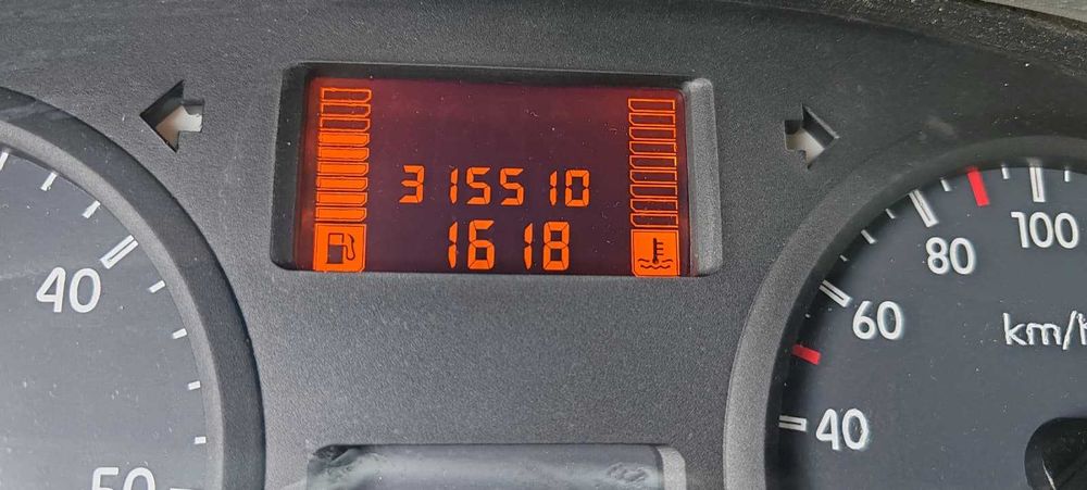 Renault Master autoplatforma