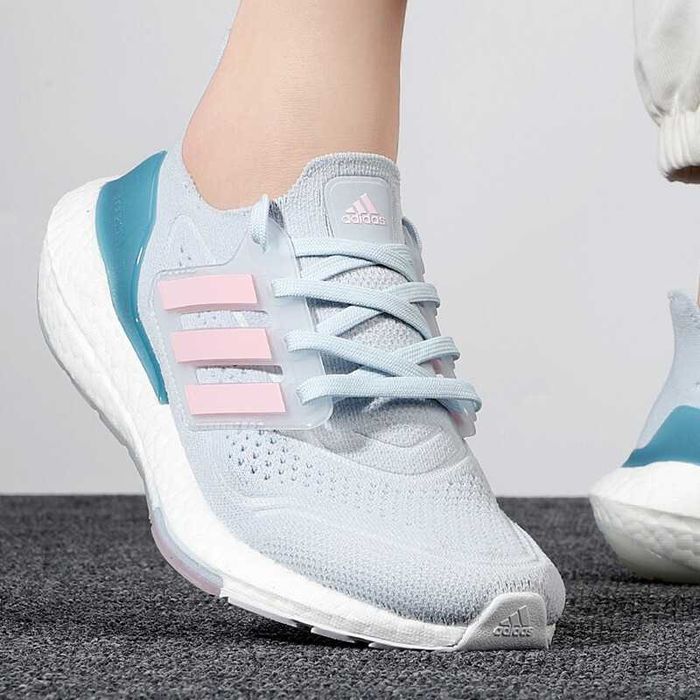 Оригинални дамски маратонки * ADIDAS ULTRABOOST 21 * EU38