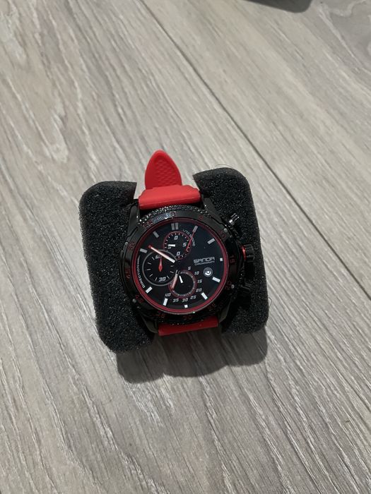 ceas Sanda rosu barbati