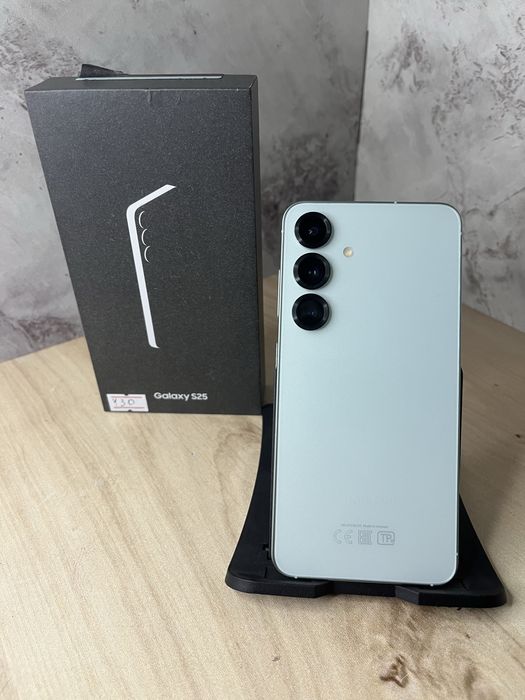 Самсунг С25/Samsung S25