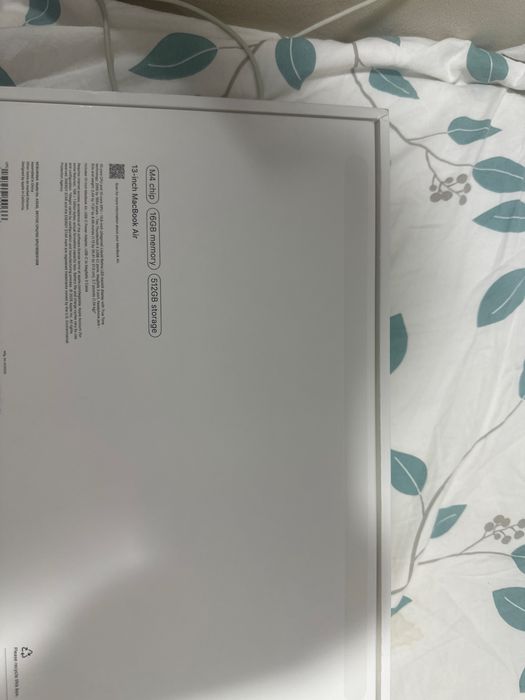 Продам macbook air 13 m4 16/512