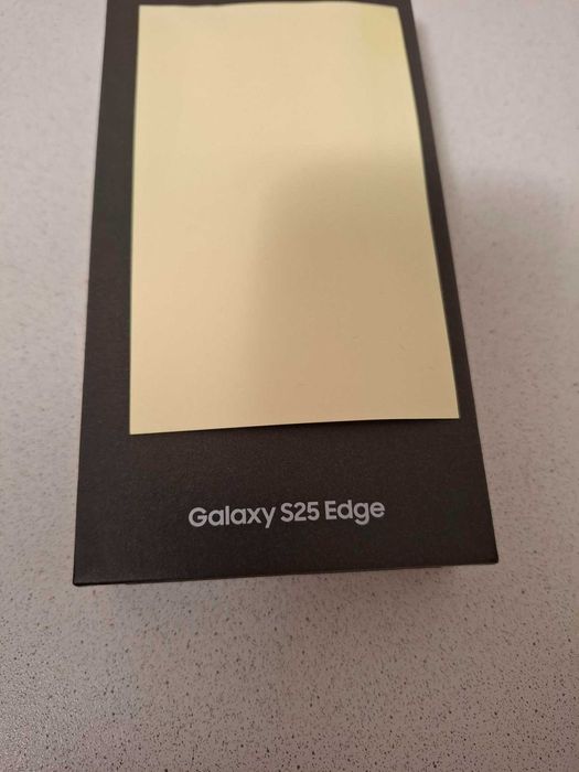Samsung Galaxy S25 Edge, 12GB RAM Titanium Jetblack,stare excelenta.