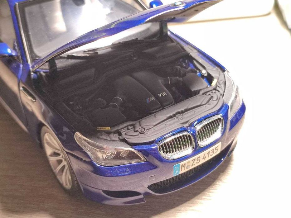 Колекционерски модел BMW M5 E60 Kyosho Blue 1/18