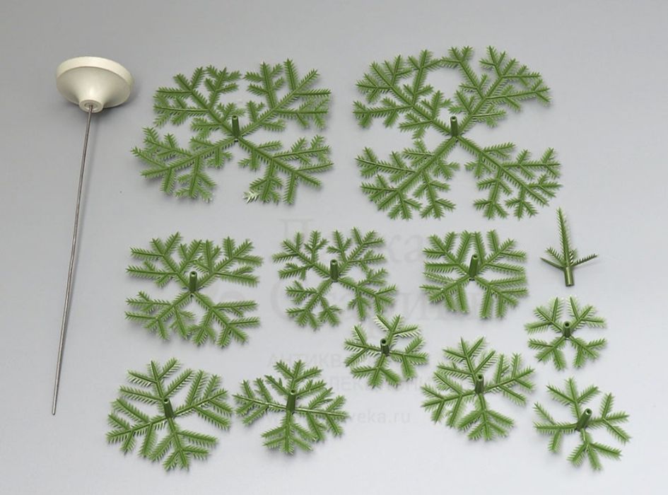 Ёлка б/у . герлянды , звезда