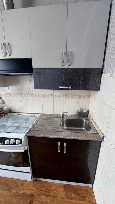Продам б/у кухню