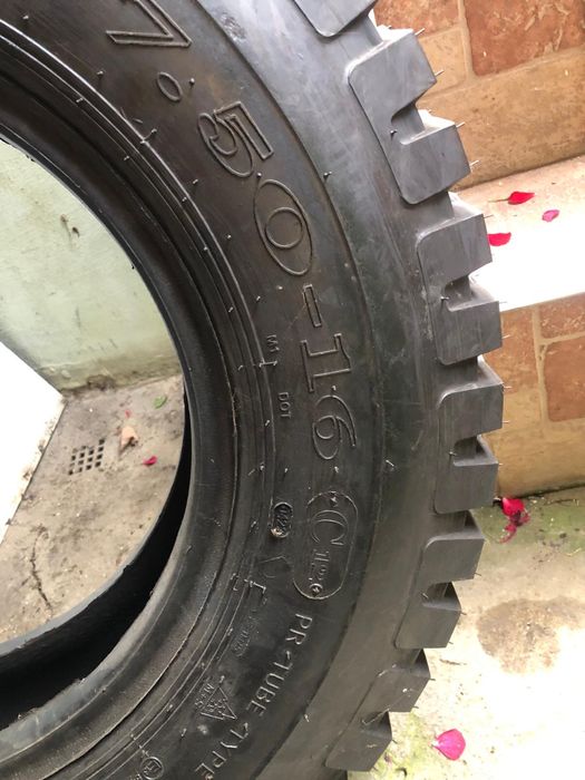 Vand o anvelopa 750/16C Osca