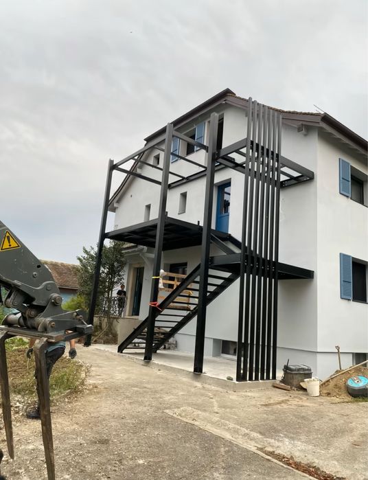 Scari metalice la comanda pentru exterior orice model