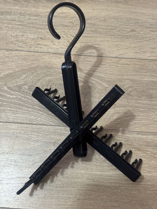 Закачалка за вратовръзки 9 лв.