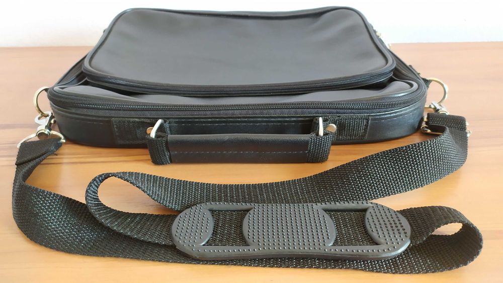 Чанта за лаптоп от еко кожа