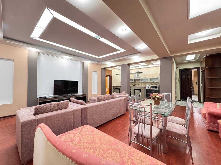 ОЙБЕК улица  Ор: Бизнес Центр - «Avalon» 4/7/9 165м2