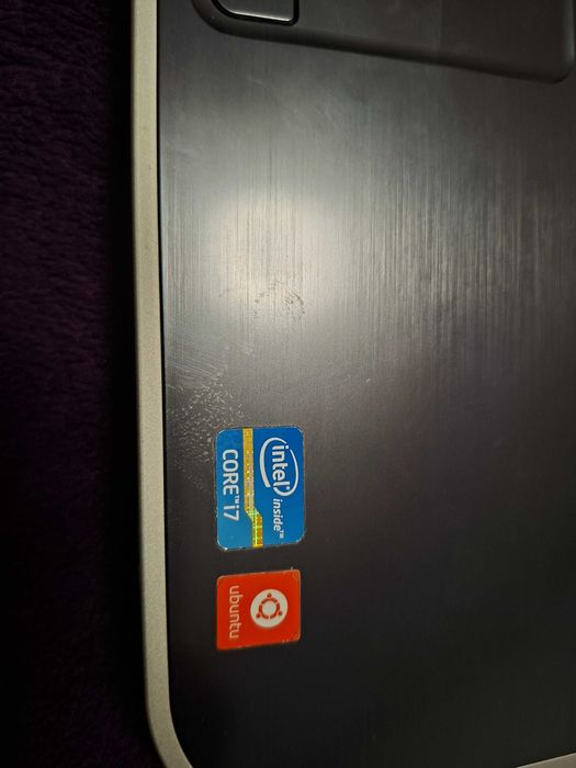 Vând laptop dell inspiron