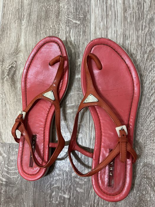 Продам женские босоножки