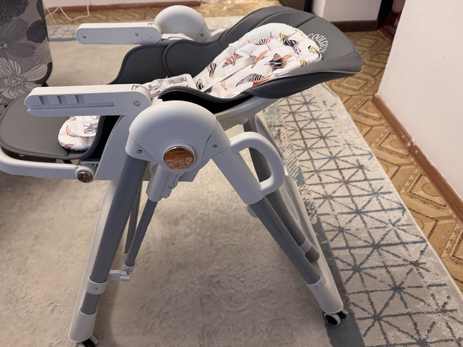 Стул для кормления младенца