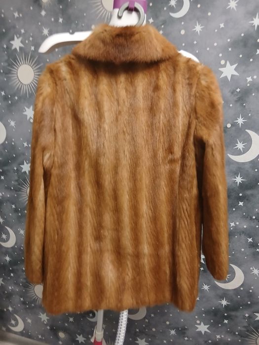 Продаётся зимняя шуба