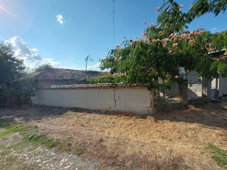 Продава се Къща в с. Пресиян, Област Търговище - 134 кв.м за 118 €/кв.м - Снимка #3