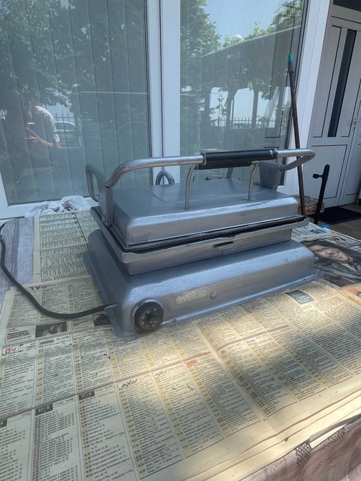 Продавам тостер-скара