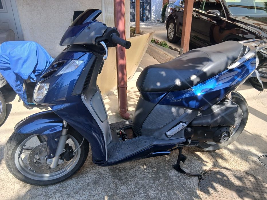 Scuter 125cc și 300cc