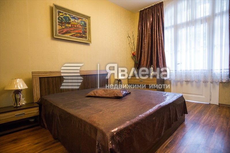 Дава се под наем Етаж от къща в Варна, Център - 190 кв.м за 1050 € - Снимка #8